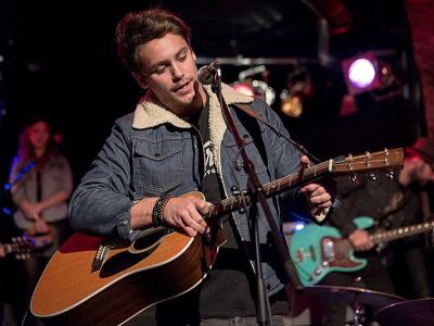 Bastian Baker Tickets